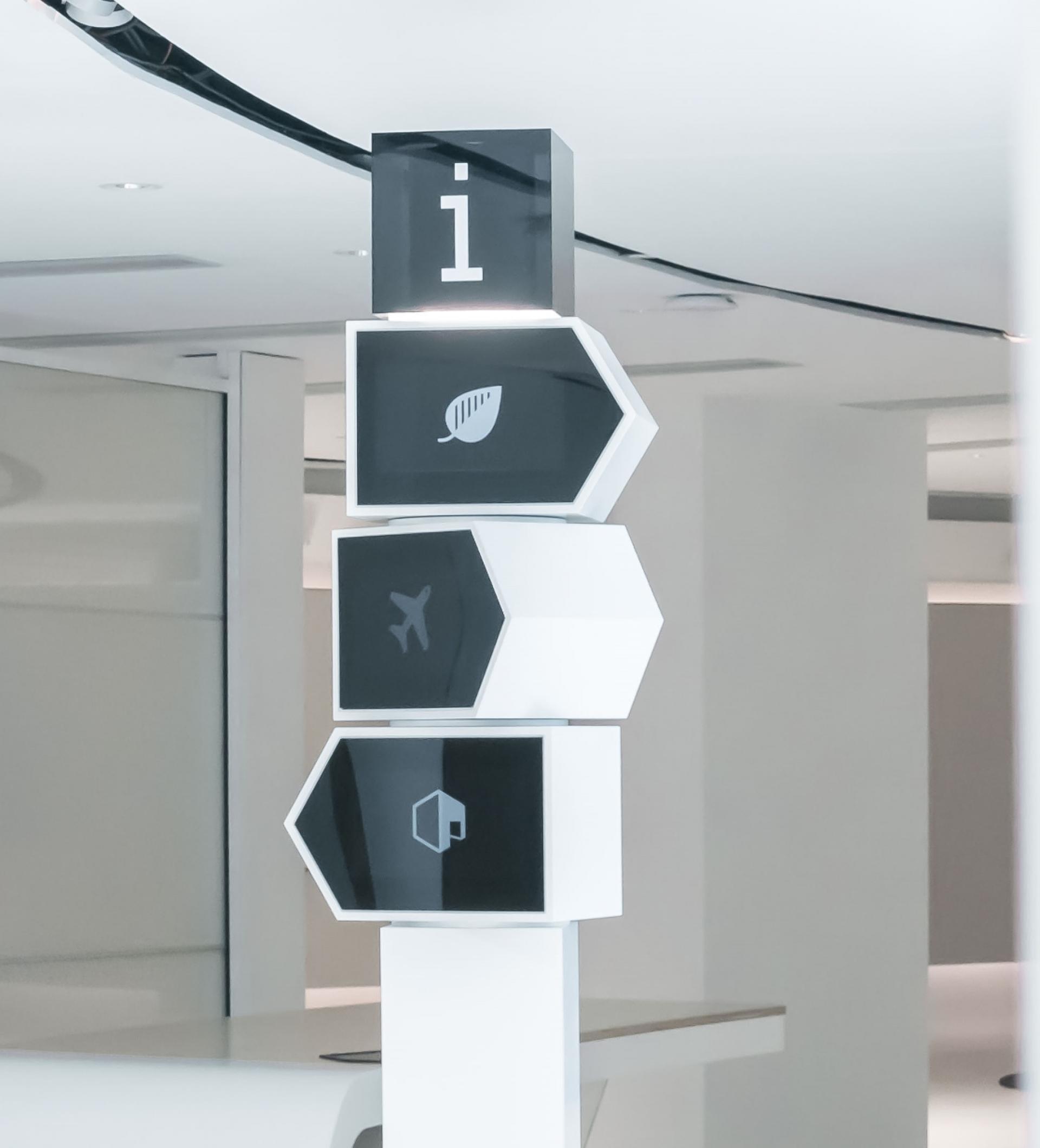 Deutsche Telekom - Design Gallery - Bonn - Creative Technology - Interactive Experiences - Interactive Wegweiser - Motorsteuerung - personaliserte digitale Wegweiser - realtime visions