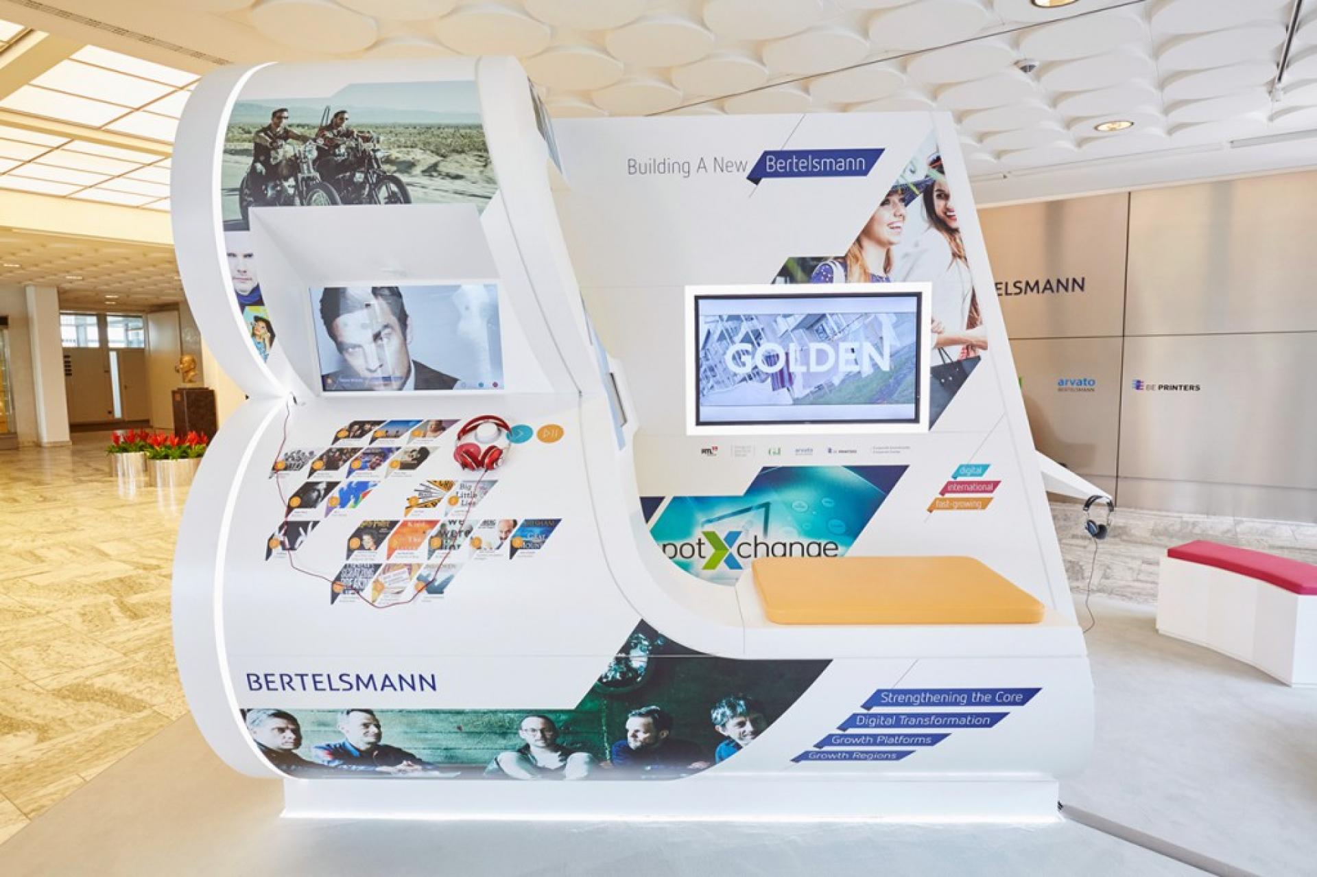 Bertelsmann - Interaktives Exponat - Creative Technology - Touchsensoren - Multitouch - LED - realtime visions